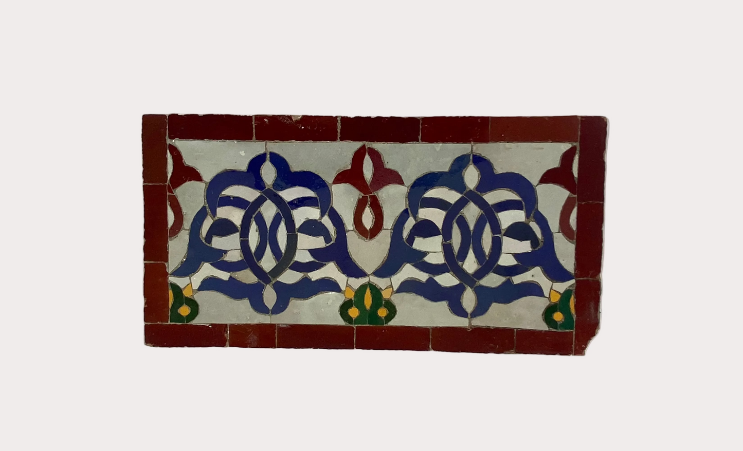 Frise zellige andalouse artisanale marocaine
Zellige décoratif style andalous fait main
Frise murale zellige luxe Maroc
Bordure zellige haut de gamme andalouse
Zellige traditionnel artisanal Fès